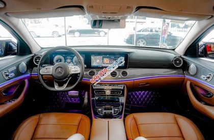 Mercedes-Benz E300 2019 - Màu xanh lam, nhập khẩu nguyên chiếc