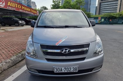 Hyundai Starex 2010 - Màu bạc giá cạnh tranh