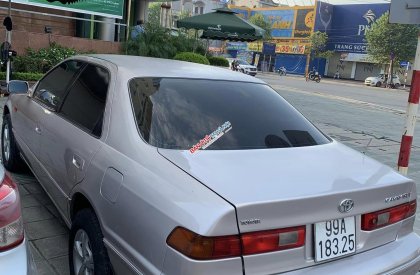 Toyota Camry 2000 - Màu bạc, chính chủ