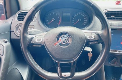 Volkswagen Polo 2016 - Xe màu đỏ