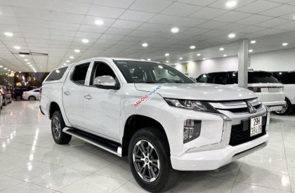 Mitsubishi Triton 2020 - Cần bán lại xe màu trắng