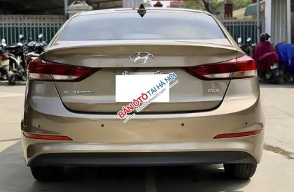 Hyundai Elantra 2019 - Xe màu vàng, giá 575tr