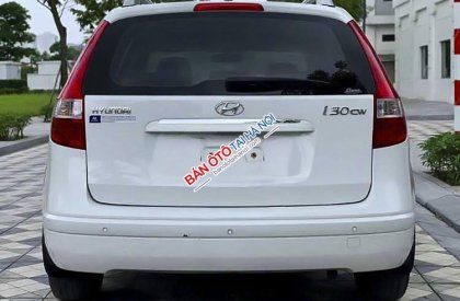 Hyundai i30 2011 - Màu trắng, nhập khẩu nguyên chiếc