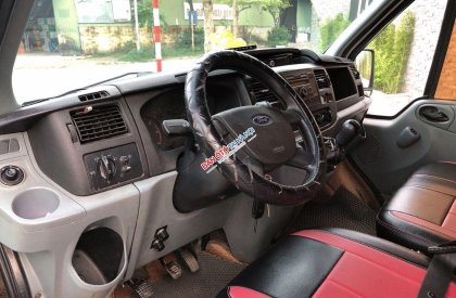 Ford Transit 2010 - Gầm bệ chắc chắn