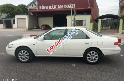 Toyota Camry 2000 - Màu trắng