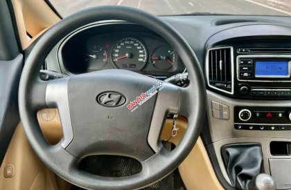 Hyundai Starex 2016 - Màu xám, xe nhập số sàn giá cạnh tranh