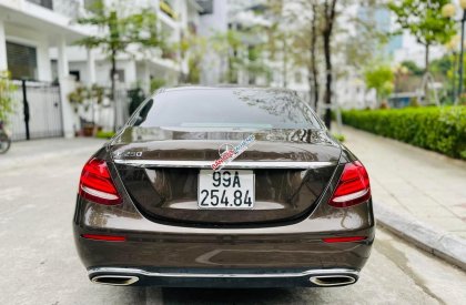 Mercedes-Benz E250 2017 - Xe cực đẹp. Trả góp từ 250tr nhận xe đi luôn, xe có bảo hành và test hãng thoải mái