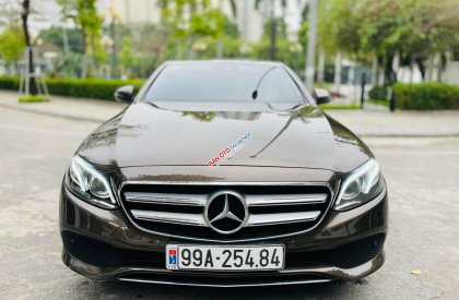 Mercedes-Benz E250 2017 - Xe cực đẹp. Trả góp từ 250tr nhận xe đi luôn, xe có bảo hành và test hãng thoải mái