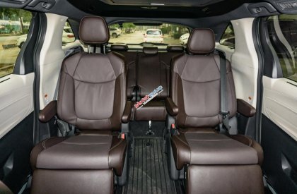 Toyota Sienna 2021 - Màu xanh lam, nhập khẩu nguyên chiếc