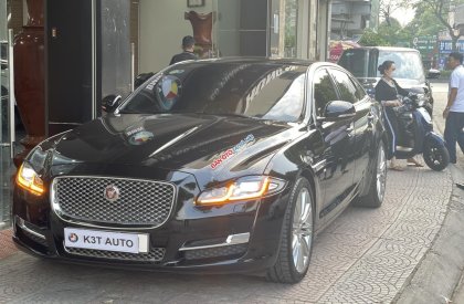 Jaguar XJL 2016 - Màu đen, nội thất da bò - hỗ trợ giá tốt kèm nhiều quà tặng
