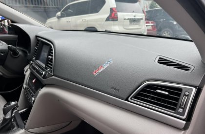 Hyundai Elantra 2016 - Màu vàng cát, sản xuất 2016
