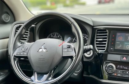 Mitsubishi Outlander 2019 - Màu trắng chính chủ