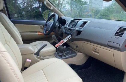 Toyota Hilux 2012 - Màu xám, xe nhập