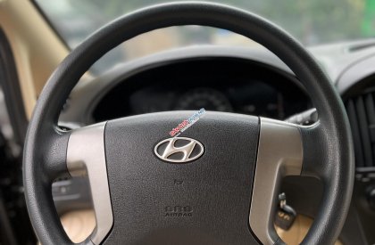 Hyundai Starex 2015 - Xe 9 chỗ máy xăng đời 2015, số tự động, odo 9 vạn km, nhập khẩu Hàn Quốc