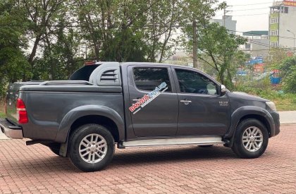 Toyota Hilux 2012 - Màu xám, xe nhập