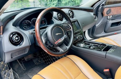 Jaguar 2015 - Bán xe màu trắng
