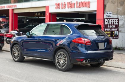 Porsche Cayenne 2010 - Màu xanh coban độc đáo