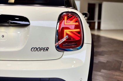 Mini Cooper 2022 - Trắng Ngọc Trinh - Sẵn xe giao ngay về với chủ mới -Xe sang nhập khẩu UK - Hỗ trợ trả góp 80% giá trị xe