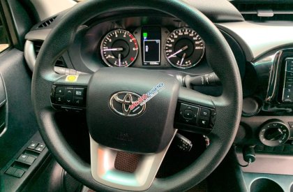Toyota Hilux 2021 - Bán xe số tự động 1 cầu