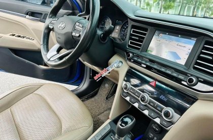 Hyundai Elantra 2019 - Màu xanh lam
