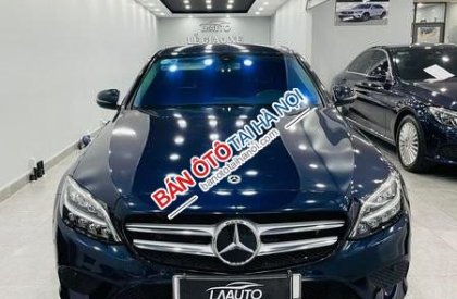 Mercedes-Benz C180 2021 - Màu xanh lam