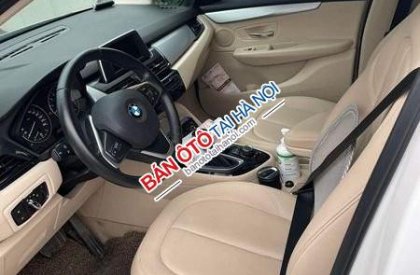 BMW 218i 2016 - Màu trắng, xe nhập, xe gia đình