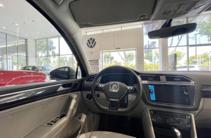 Volkswagen Tiguan Allspace 2022 - Volkswagen Tiguan Luxury S 2022 màu Đen - Giao ngay, khuyến mãi tháng 11: 50% phí trước bạ và quà tặng