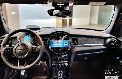 Mini Cooper S 2022 - Ra mắt xe với gói độ JCW đầu tiên tại Việt Nam