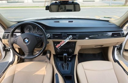 BMW 320i 2010 - Màu trắng, nhập khẩu 