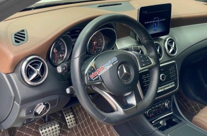 Mercedes-Benz CLA 250 2018 - Xe màu trắng sang trọng