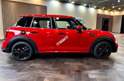 Mini Cooper S 2022 - Ra mắt xe với gói độ JCW đầu tiên tại Việt Nam