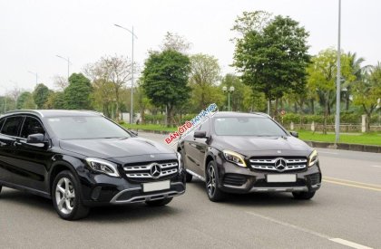 Mercedes-Benz GLA 200 2017 - Màu đen, nội thất kem