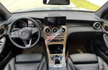 Mercedes-Benz GLC 250 2016 - Màu bạc, xe nhập