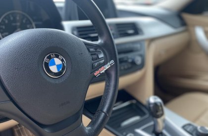 BMW 320i 2013 - Màu nâu, nhập khẩu