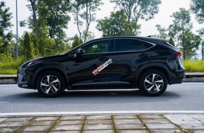 Lexus NX 300 2017 - Bán xe đi ít giá tốt 1 tỷ 980tr