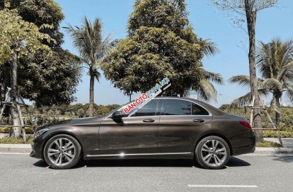 Mercedes-Benz C 250 2017 - Chính chủ viết giấy bán, biển số TP