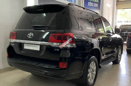 Toyota Land Cruiser 2019 - Màu đen, máy xăng