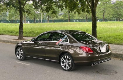 Mercedes-Benz C 250 2017 - Màu nâu, nhập khẩu nguyên chiếc