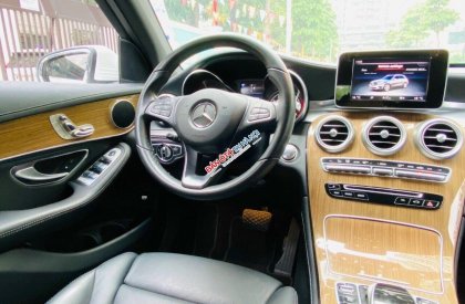 Mercedes-Benz GLC 250 2017 - Trắng đen, hỗ trợ 70% ngân hàng