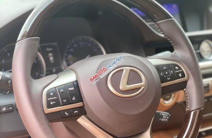 Lexus ES 250 2017 - Cần bán gấp xe màu vàng cát