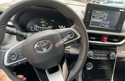 Toyota Veloz Cross 2022 - Xe như mới tinh trong hãng