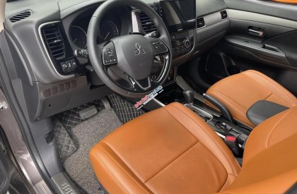 Mitsubishi Outlander 2019 - Màu xám, 715tr