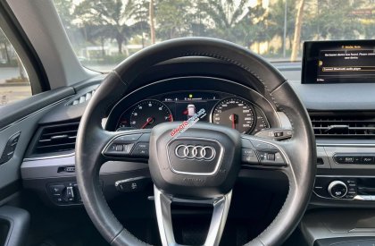 Audi Q7 2018 - Nội thất còn khá mới, máy móc zin 100%
