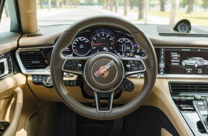 Porsche Panamera 2018 - Cần bán lại xe biển HN