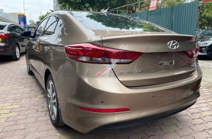 Hyundai Elantra 2017 - Số tự động đời cuối 2017, biển phố không mất 20 triệu, bản 2.0 full kịch, xe 1 chủ đẹp xuất sắc, lốp theo xe