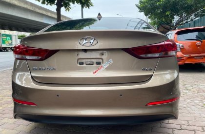 Hyundai Elantra 2017 - Số tự động đời cuối 2017, biển phố không mất 20 triệu, bản 2.0 full kịch, xe 1 chủ đẹp xuất sắc, lốp theo xe