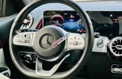 Mercedes-Benz GLB 200 2022 - Màu trắng, giao ngay