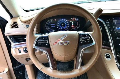 Cadillac Escalade 2016 - Xe màu đen, nội thất nâu da bò