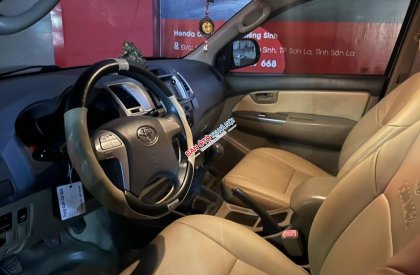 Toyota Hilux 2013 - Màu bạc, nhập khẩu, 455tr