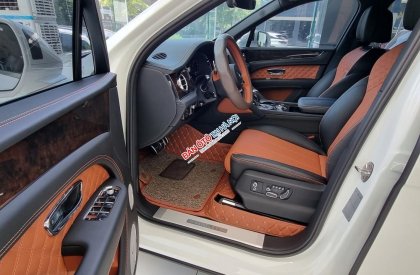 Bentley Bentayga 2021 - V8 model 2022 màu trắng